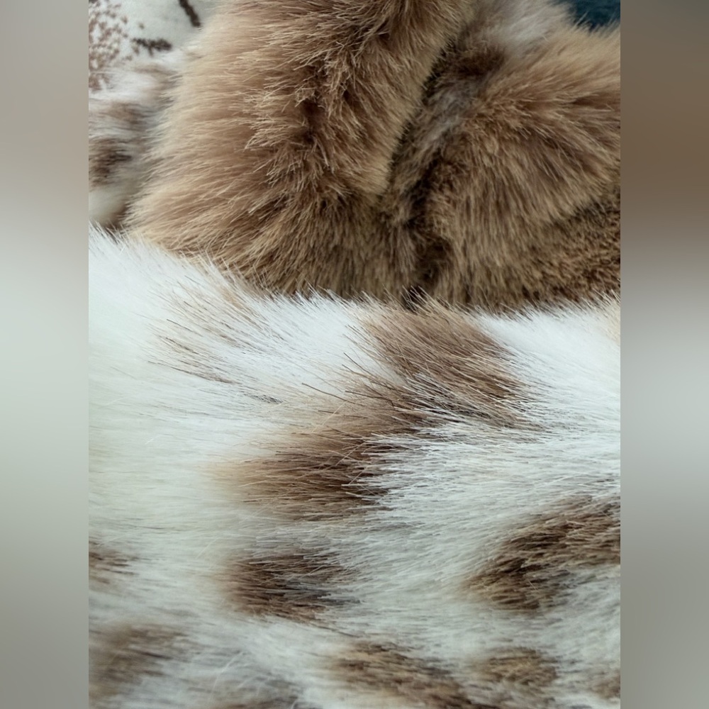 Parkhurst Outdoor Edition Beige and White Faux Fur Jacket - Picture 14 of 15